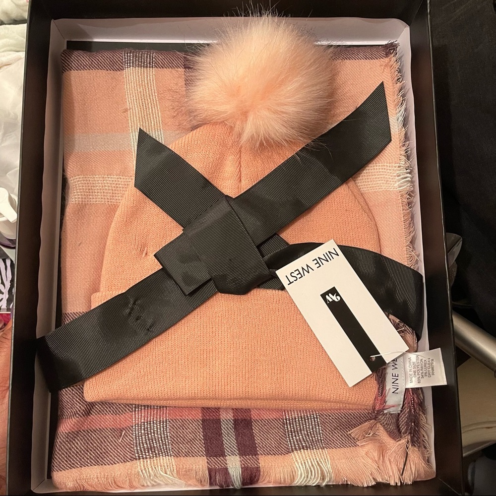 Nine West Hat & Scarf set NWT